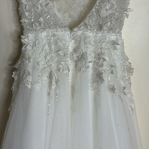 Mac Duggal APPLIQUED V NECK SLEEVELESS OPEN BACK A LINE GOWN embellished dress - Picture 11 of 16